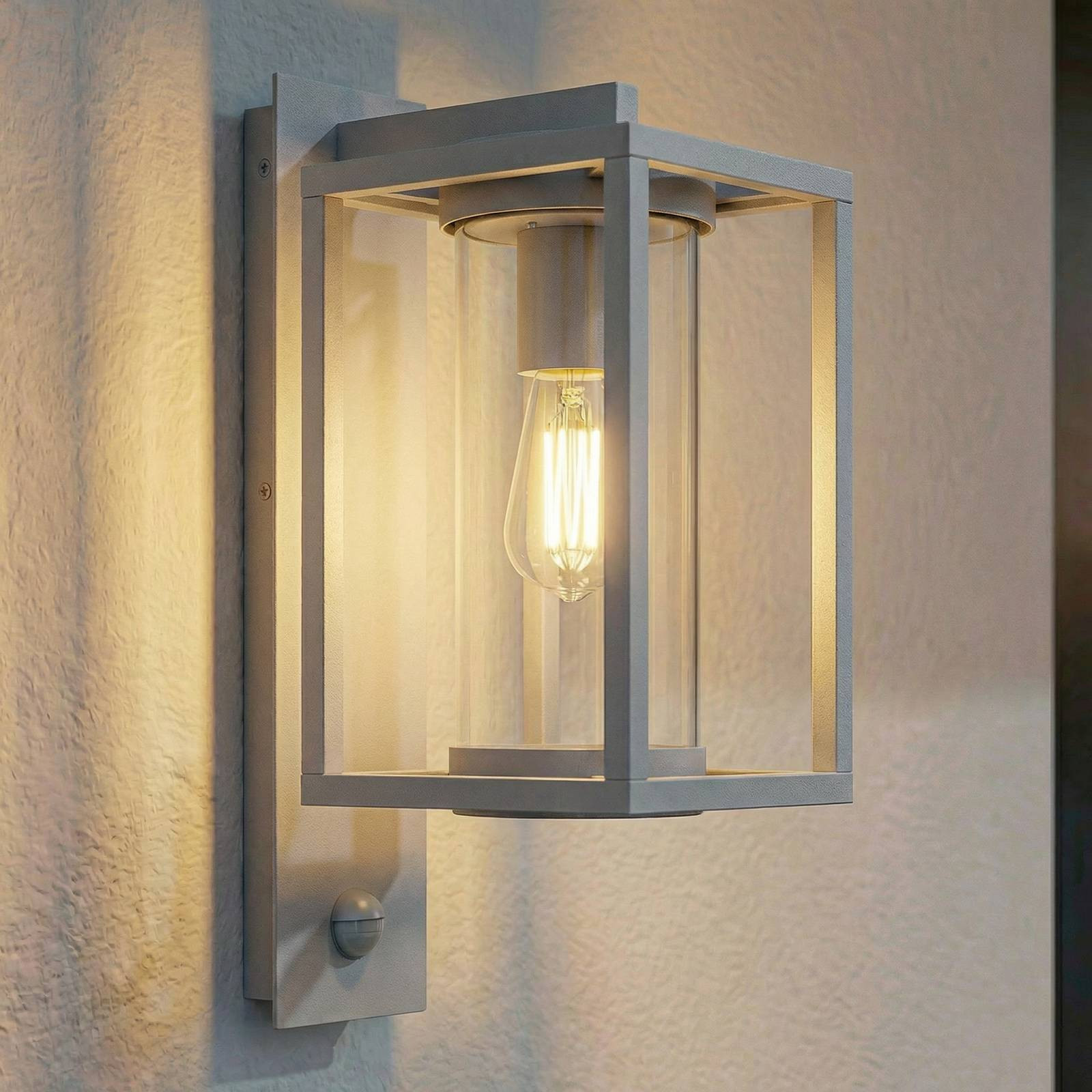 Lucande Ferda moderne buitenwandlamp met bewegingssensor en dimfunctie, grijs aluminium, IP44