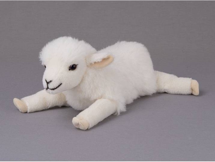 Kösen Kuscheltier Lämmchen Fee 30cm weiß liegend Plüschschaf