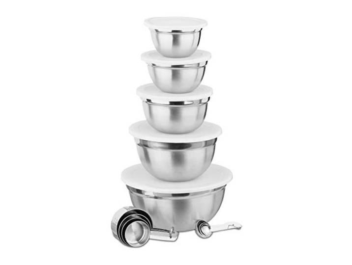 Relaxdays 10024713 Set de Cuisine Bol mélangeur 5X saladier avec Couvercle en INOX 18 pièces cuillère doseur\, Argent Blanc