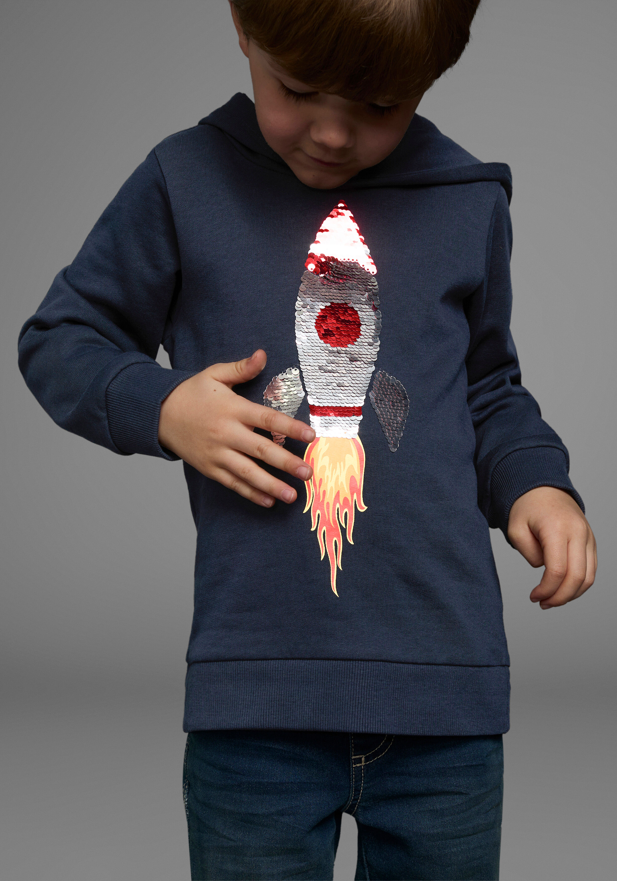 Kapuzensweatshirt KIDSWORLD "Rakete - Wendepaillette", Jungen, Gr. 104/110, blau (marine), Sweatware, Obermaterial: 100% Baumwolle, Glitzermuster, unifarben, Basic, Rippbündchen, Sweatshirts Kapuzensweatshirt, lange Ärmel, Basic-Passform, aus Baumwolle, m