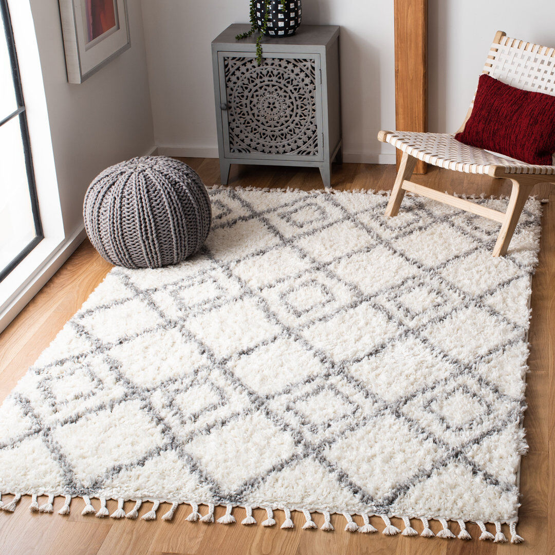 Mistana Ried Geometric Hand Hooked Area Rug Ivory/ Light Grey Rectangle 122 x 183 cm
