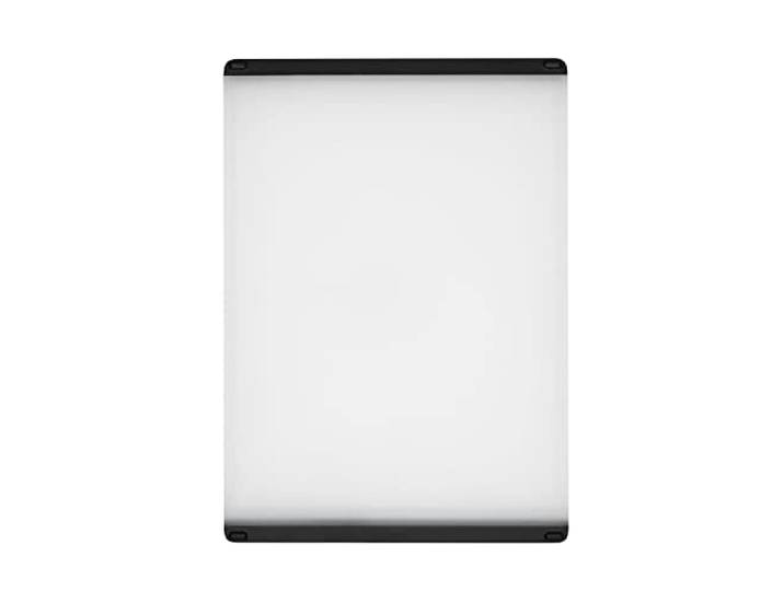 OXO Good Grips Mehrzweck-Schneidebrett, 26,4 x 37,5 cm Doppelseitiges Brett, nicht-poröse Oberfläche, weiche Tragekanten, Saftrille, rutschfeste Füße