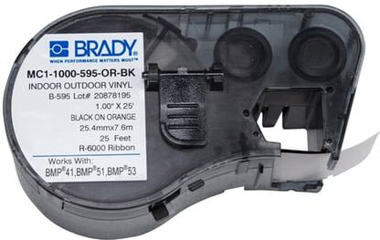 Brady MC1-1000-595-OR-BK fita de vinil preto sobre laranja 25,4 mm x 7,62 m