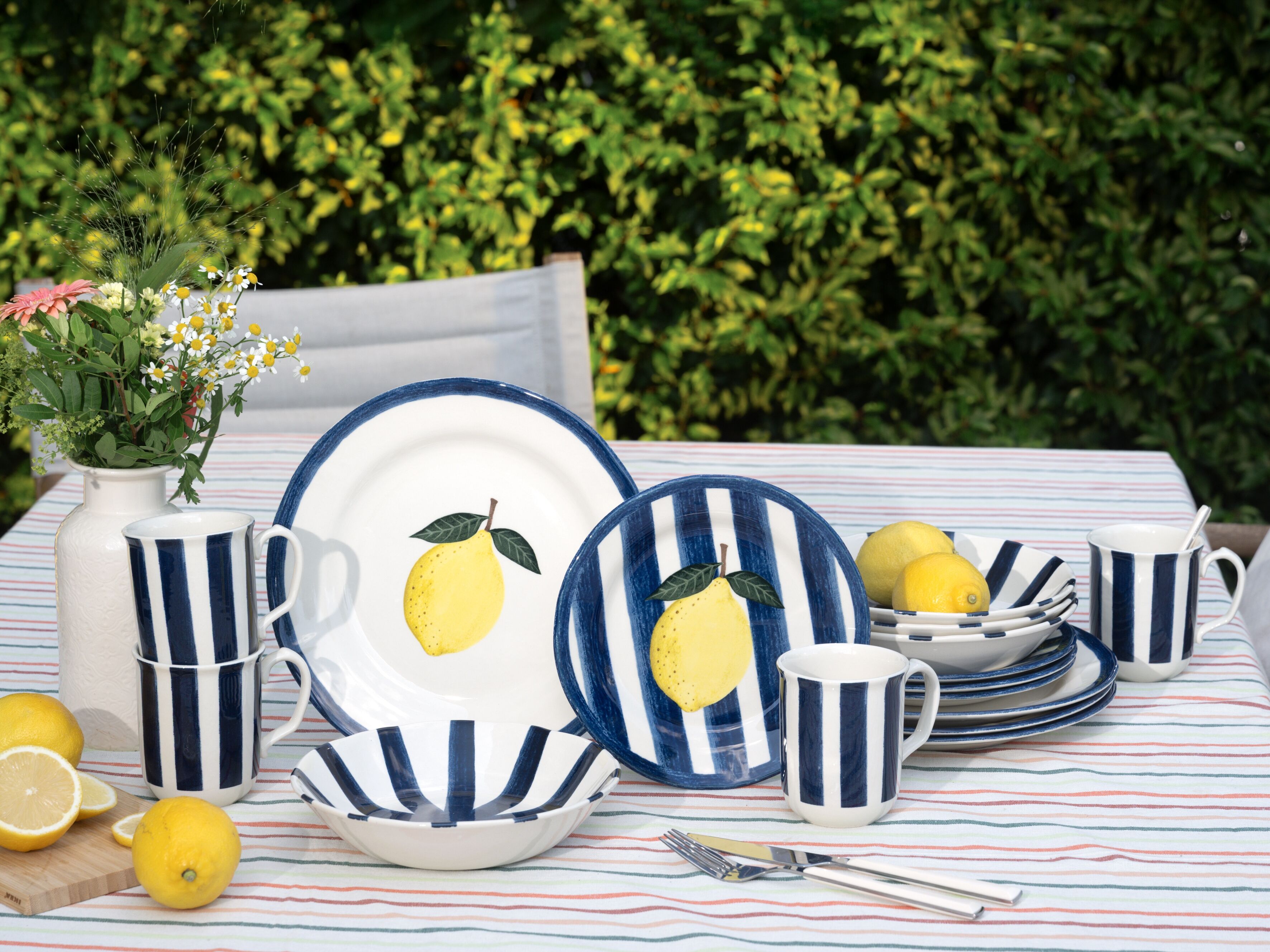 Kombiservice CREATABLE "Summer Stripes, Service 16-tlg.", blau, 16, Steingut, Geschirr-Sets, Kombiservice, Moderne Fahnenform, Frisch- Fröhliche Farbkombination