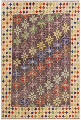 Treasured Knots Contemporary Balochi Floyd Gray/Beige Hand Knotted Wool Rug - 4'11'' x 6'5''