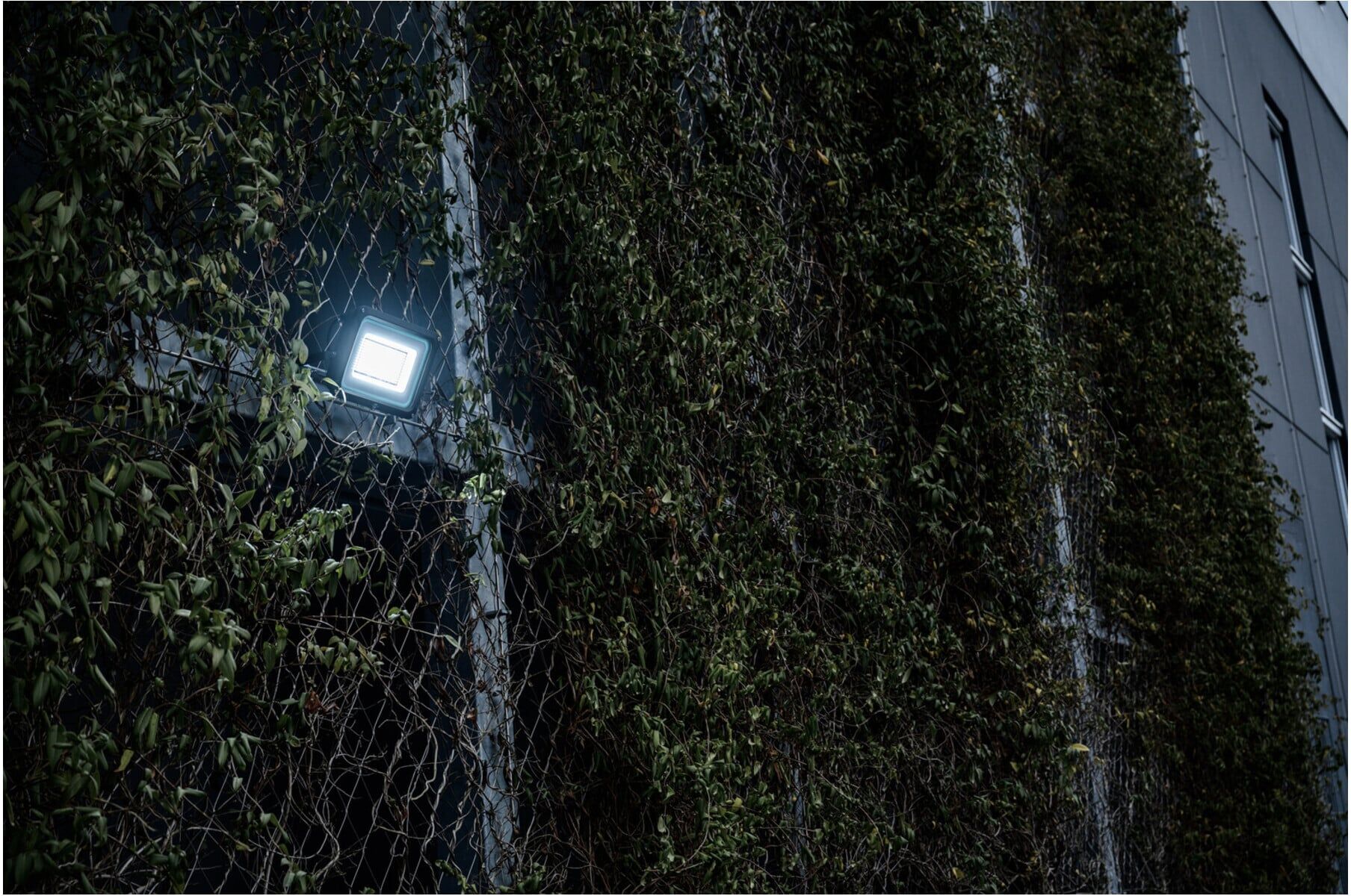 Brennenstuhl LED Strahler JARO 20060 / LED-Leuchte 150W für außen (LED-Außenstrahler zur Wandmontage, LED-Fluter 17500lm aus Aluminium, IP65) (1171250741)