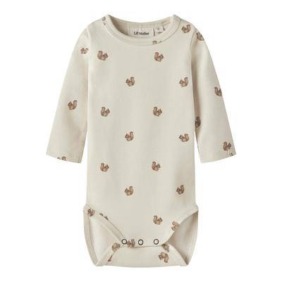 Langarmbody LIL' ATELIER "NBNLAYO KIM LS SLIM BODY LIL NOOS", Jungen, Gr. 86, N-Gr, beige (turtledove aop:squirrel), Jersey, Obermaterial: 57% Baumwolle, 38% Lyocell, 5% Elasthan, bedruckt, Rundhals, Bodys, Baumwollmischung