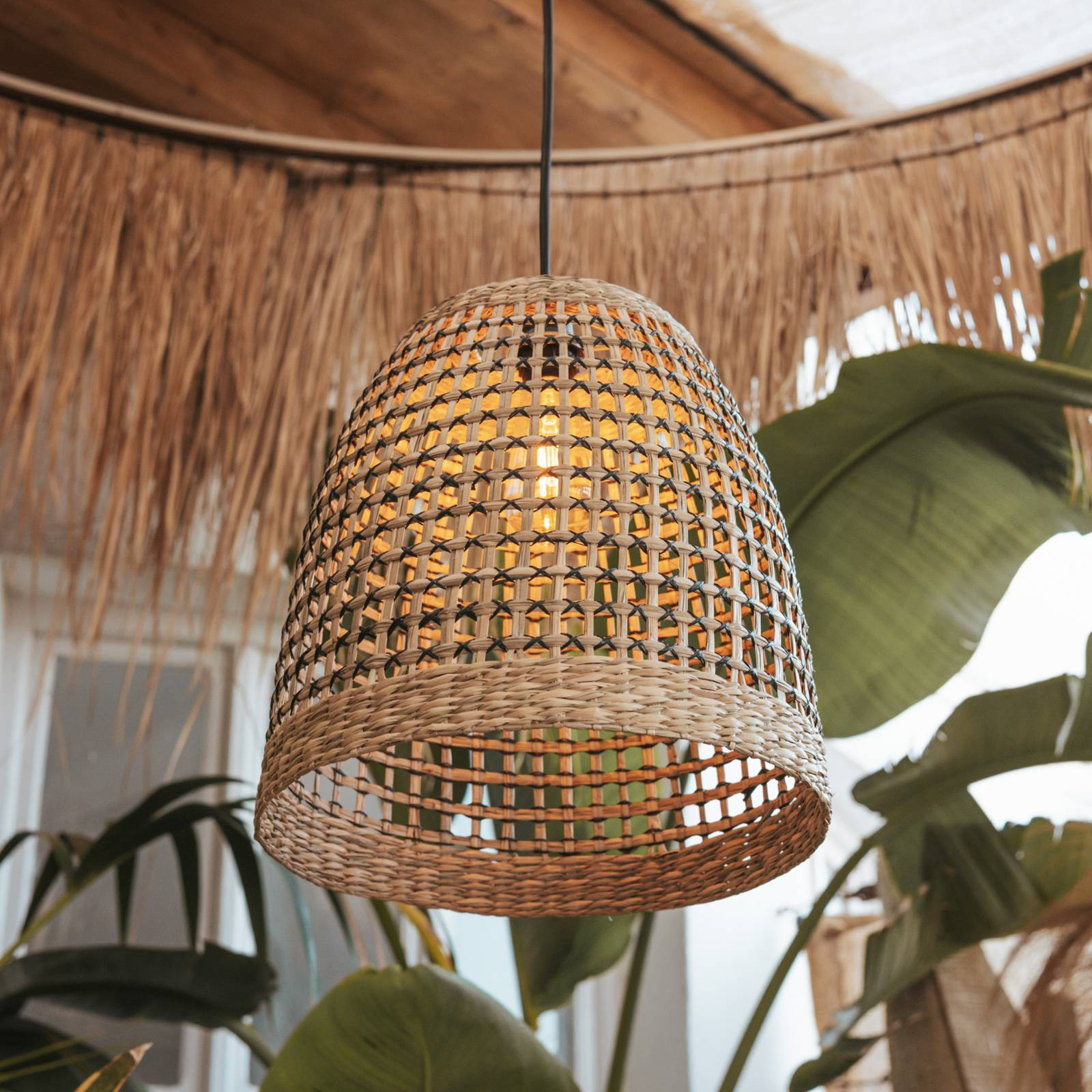 Newgarden Positano hanglamp, beige, zeegras en hout, Ø 33 cm, IP44, dimbaar