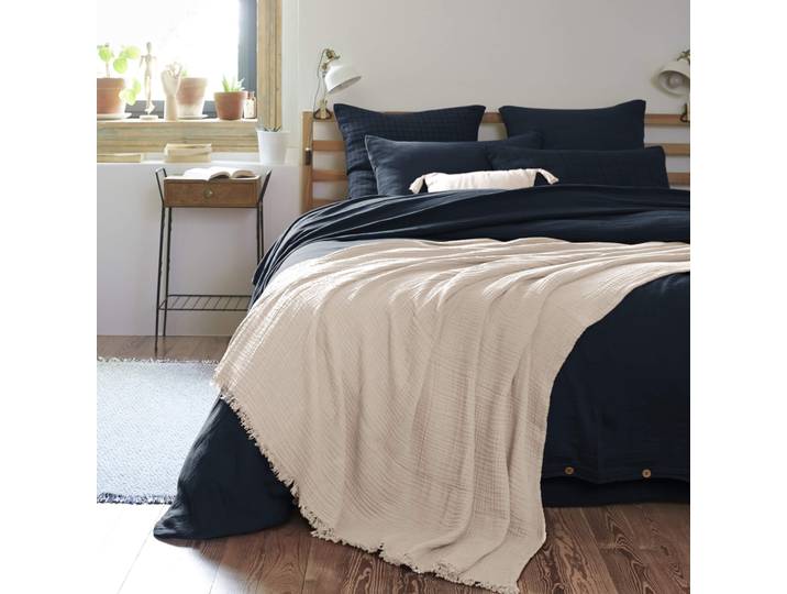 Plaid gaze de coton à franges beige 180x220 cm