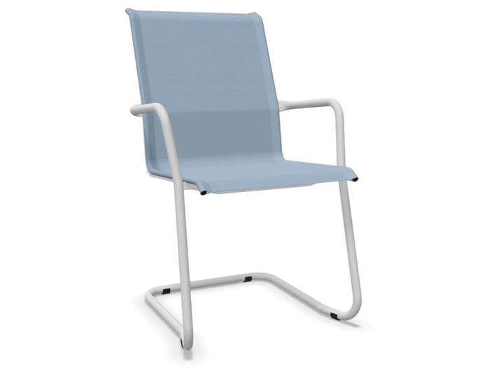 Freischwinger Locarno von Schaffner / Farbe: Eisblau / Grösse: 57 x 65 cm