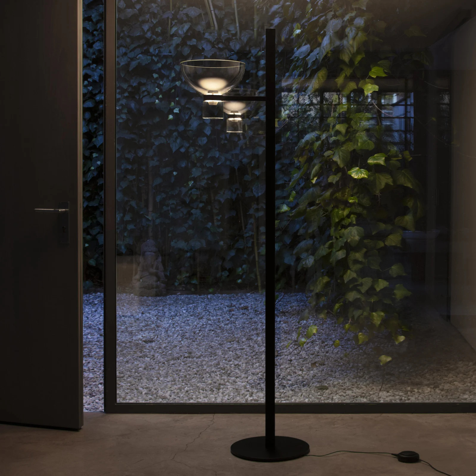 Flos Nocturne F1 Bowl LED vloerlamp, zwart, Hoogte: 206 cm