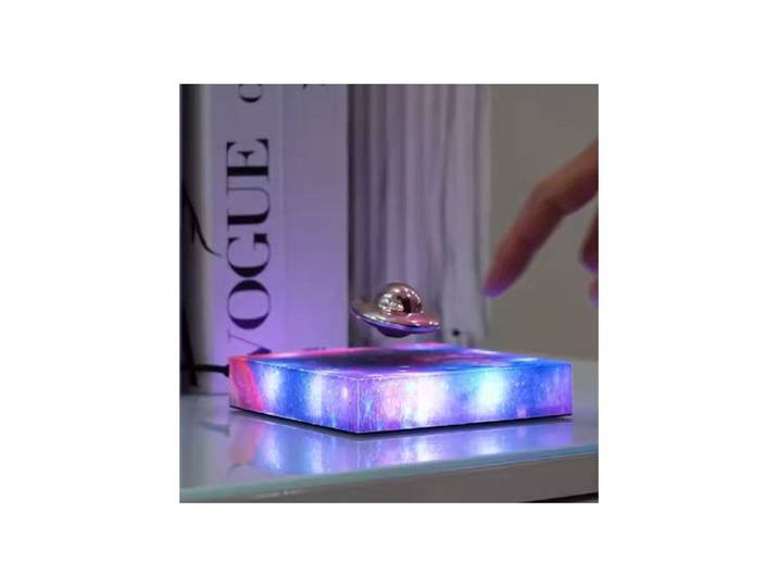Base avec OVNI en lévitation GALAXUFO