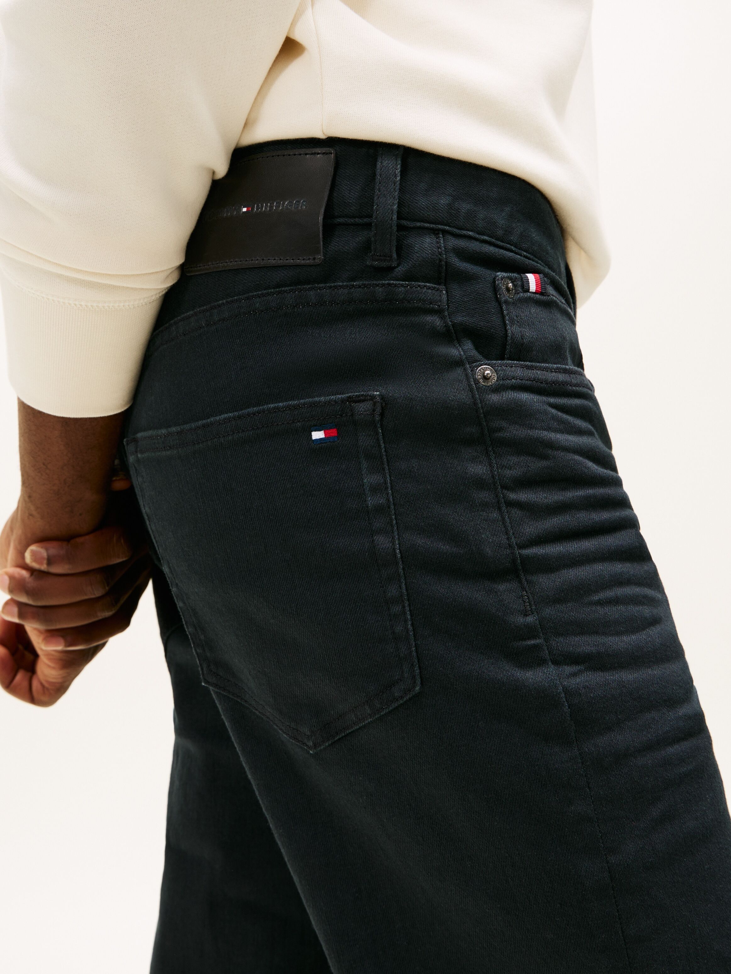 Straight-Jeans TOMMY HILFIGER "DENTON Slim Straight Fit", Herren, Gr. 38, Länge 34, brent schwarz, Denim/Jeans, Obermaterial: 93% Baumwolle, 5% Elastomultiester, 2% Elasthan, gerade lang, Jeans Straight-Jeans brent schwarz 38, Länge 34
