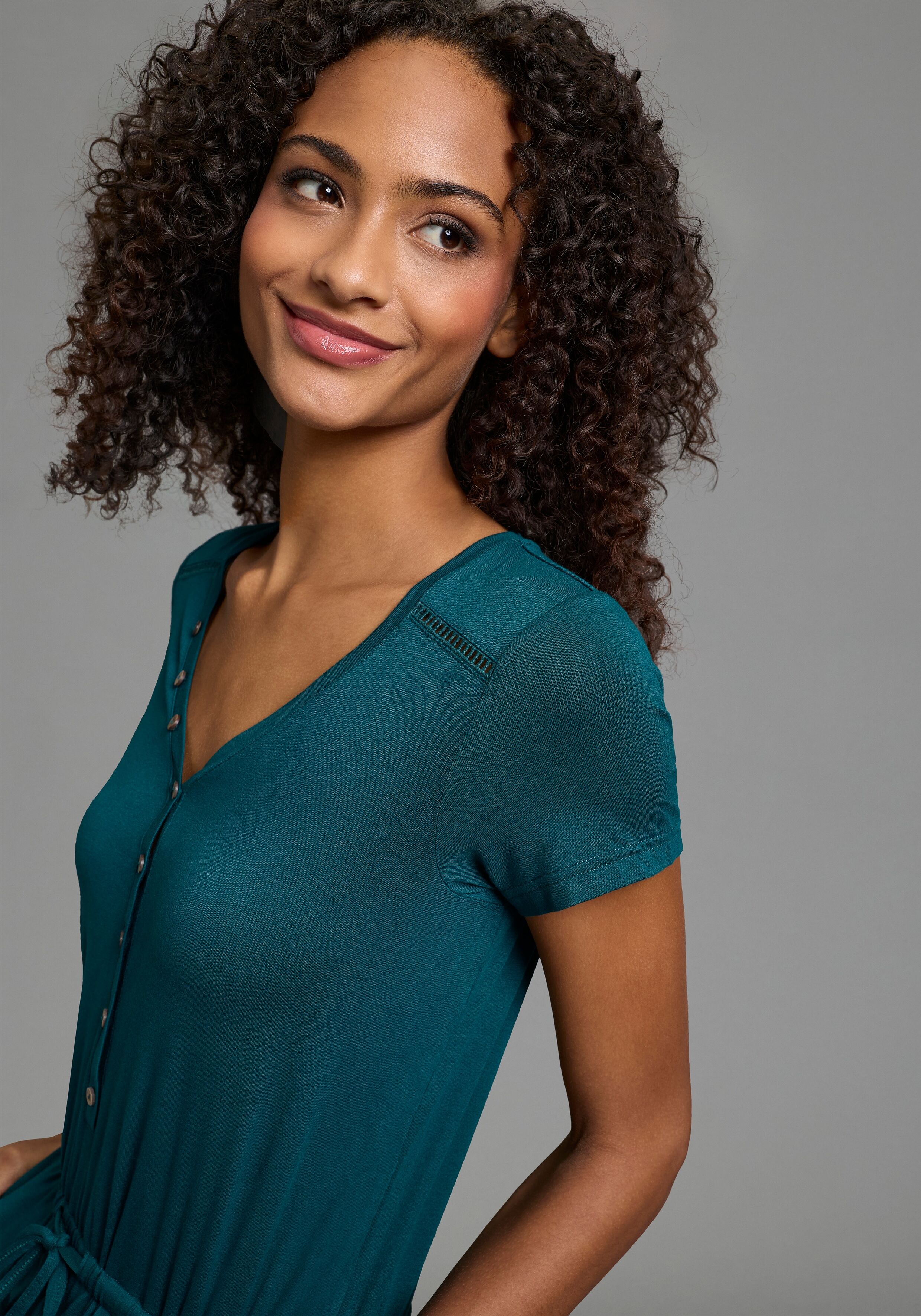 Culotte-Overall KANGAROOS, Damen, Gr. 38, N-Gr, grün (petrol), Jersey, Obermaterial: 95% Viskose, 5% Elasthan, figurumspielend wadenlang, V-Ausschnitt, abgesteppt, Overalls Culotte-Overall, wadenlanger Overall, figurumspielende Passform, Kurzarm-Design pe