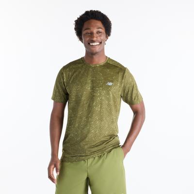 Laufshirt NEW BALANCE "SPORT ESSENTIAL PRINTED T-SHIRT", Herren, Gr. M, grün (sport grün (gee)), Obermaterial: 100% Polyester, Shirts Laufshirt, für Lauftraining und vielseitige Aktivitäten, aus Polyester