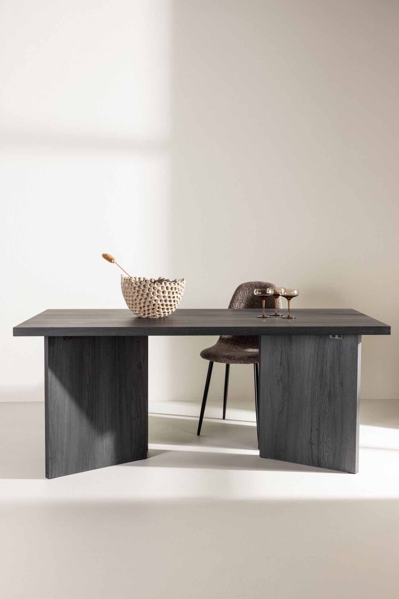 Esstisch VENTURE HOME "Bassholmen, rechteckiger Esstisch, 180 × 90 cm", grau (schwarz, schwarz), B:90cm H:75cm T:90cm, Tische, Esstisch, Esszimmertisch, MDF, rechteckig, einheitlich, einladend, robust