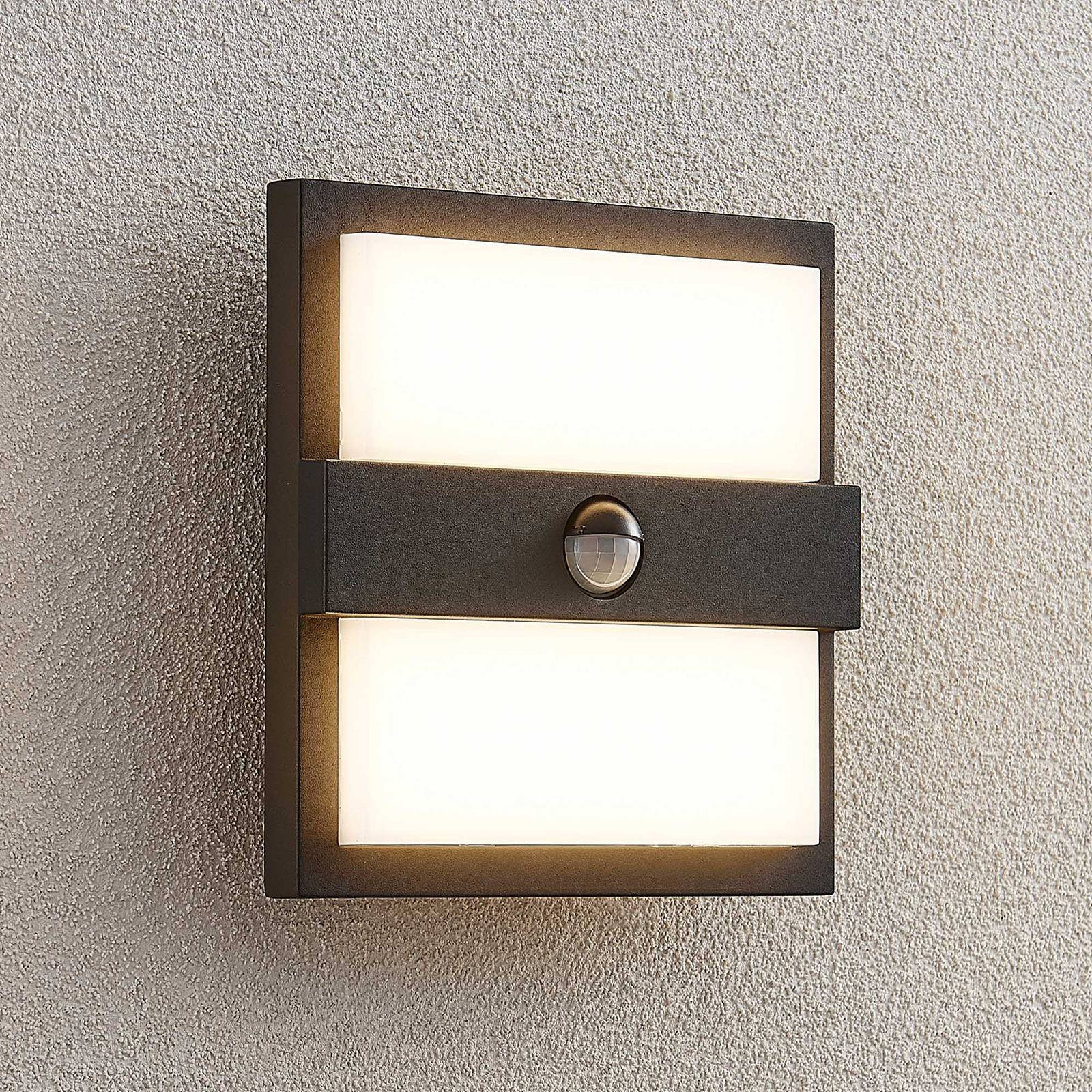 Lucande Gylfi Moderne Buiten Wandlamp met Bewegingssensor en LED, Zwart/Wit/Grijs, Aluminium