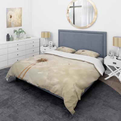 DESIGN ART "Designart ""White Dandelion Romantic Impression IV"" White Traditional - Bed Cover Set With Shams"