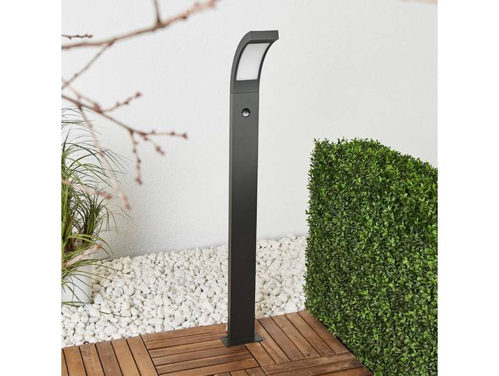 Lucande LED-Wegeleuchte Juvia, 100 cm, Bewegungsmelder, IP54 Juvia, schwarz, Aluminium, Modern