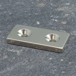 10 Quadermagnete, Neodym, 40 x 20 mm, Höhe 4 mm, Bohrung und Senkung (44,5/9,5 mm), N35, vernickelt, Haftkraft 12 kg, silber