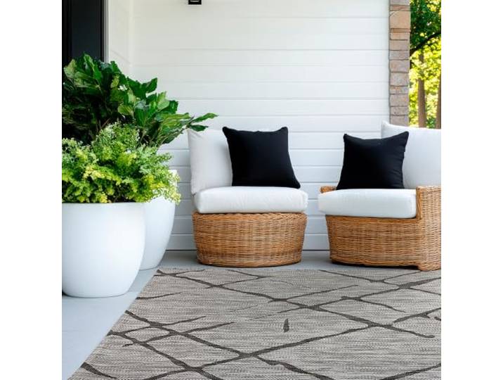 Astra Moderner Outdoor Teppich wetterfest - Besonderes Flachgewebe für Außen und Innen - Einzigartige Designs - Robuster Teppich Striche grau, 80 x 200 cm