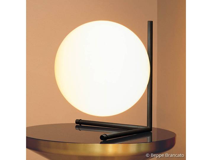 IC T2 Tischleuchte Matt Schwarz - Flos - Wohnzimmer - Design - Glas - Kugel