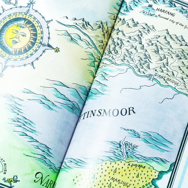 HARPERCOLLINS The Complete Chronicles of Narnia: Step through the Wardrobe in these illustrated classics by C. S. Lewis
