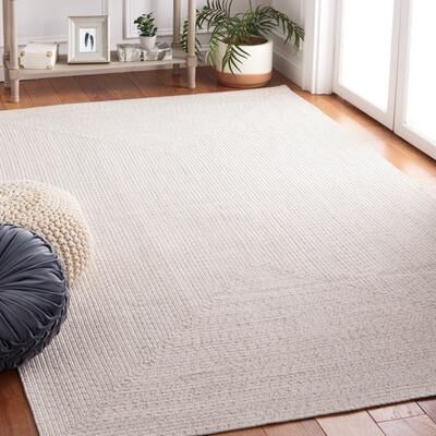SAFAVIEH Handmade Braided Sakineh Casual Rug