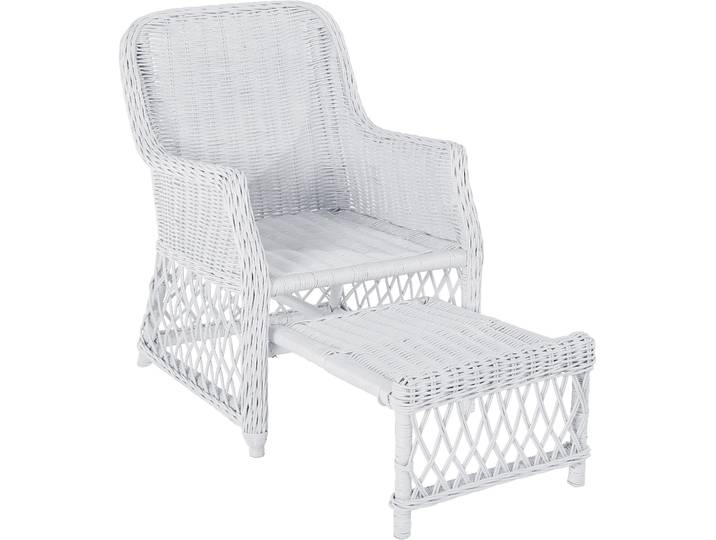 Rattanstuhl HOME AFFAIRE, weiß, B:67cm H:91cm T:75cm, Der Rattansessel von Home affaire präsentiert sich im skandinavischen Design, das den Wohnraum optisch aufwertet. Als besonders ansprechend erweist sich das schöne Rattan. Das formschöne Design rundet das attraktive Gesamtbild gekonnt ab. Ein weiterer Pluspunkt ist der ausziehbare Fußteil, auf dem sich angenehm die Beine hochlegen lassen. Bei Nichtnutzung wird er einfach wieder platzsparend unter der Sitzfläche verstaut. Je nach Belieben kann auch ein passendes Sitzkissen mitbestellt werden. Zudem ist der schöne Sessel in Handarbeit gefertigt und punktet mit pflegeleichten Oberflächen. Der Home affaire Rattansessel im skandinavischen Design überzeugt zugleich mit praktischen sowie optischen Vorzügen., Stühle, Rattanstuhl, Handarbeit, Maße (B/T/H): (67/75/91)