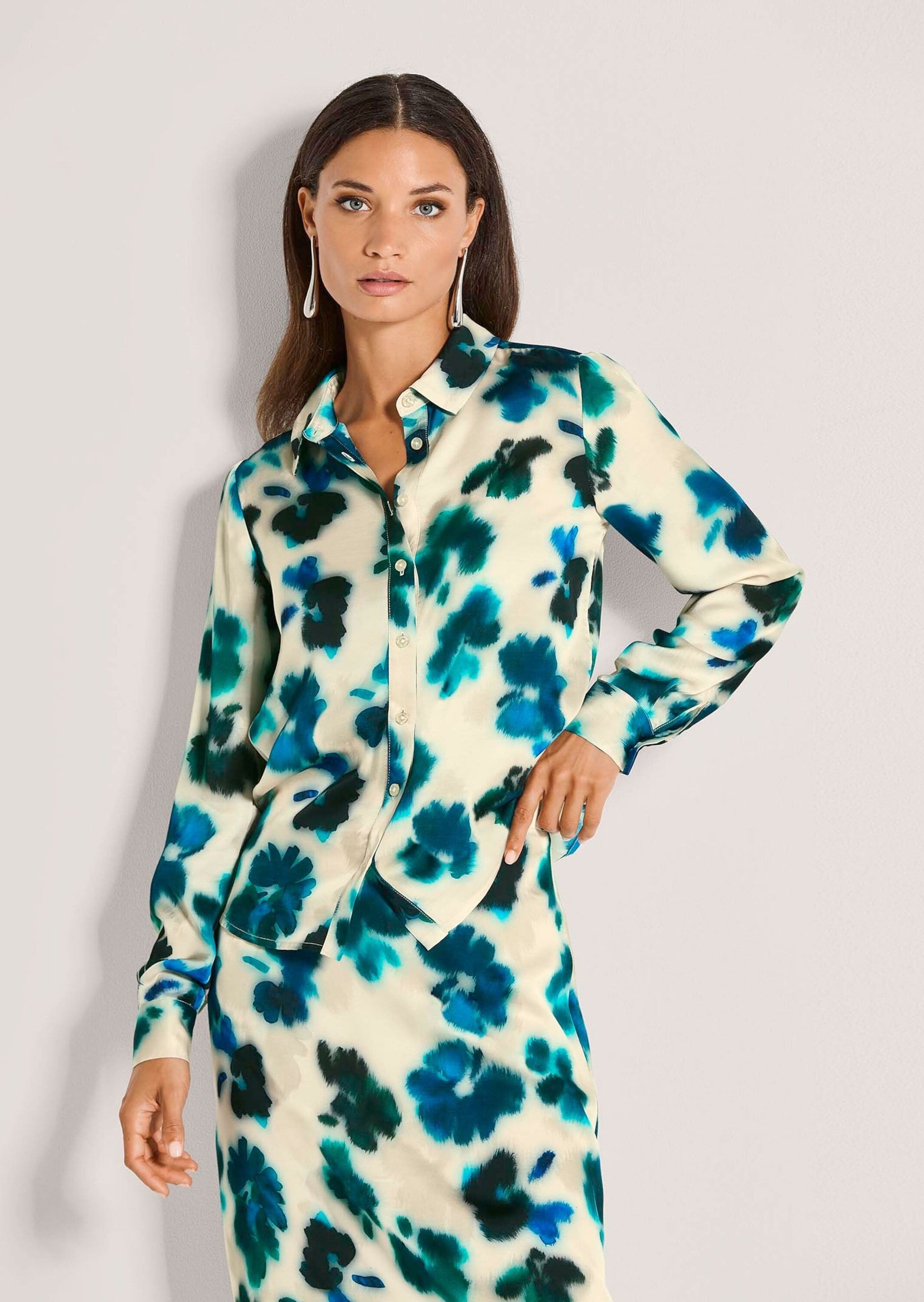 Langarmbluse MADELEINE "Hemdbluse Viskosebluse mit floralem Aquarellmuster", Damen, Gr. 46, blau (aqua, multicolor), Obermaterial: 100% Viskose CV., Modern, gerade, Blusen Langarmbluse, Knopfmanschetten