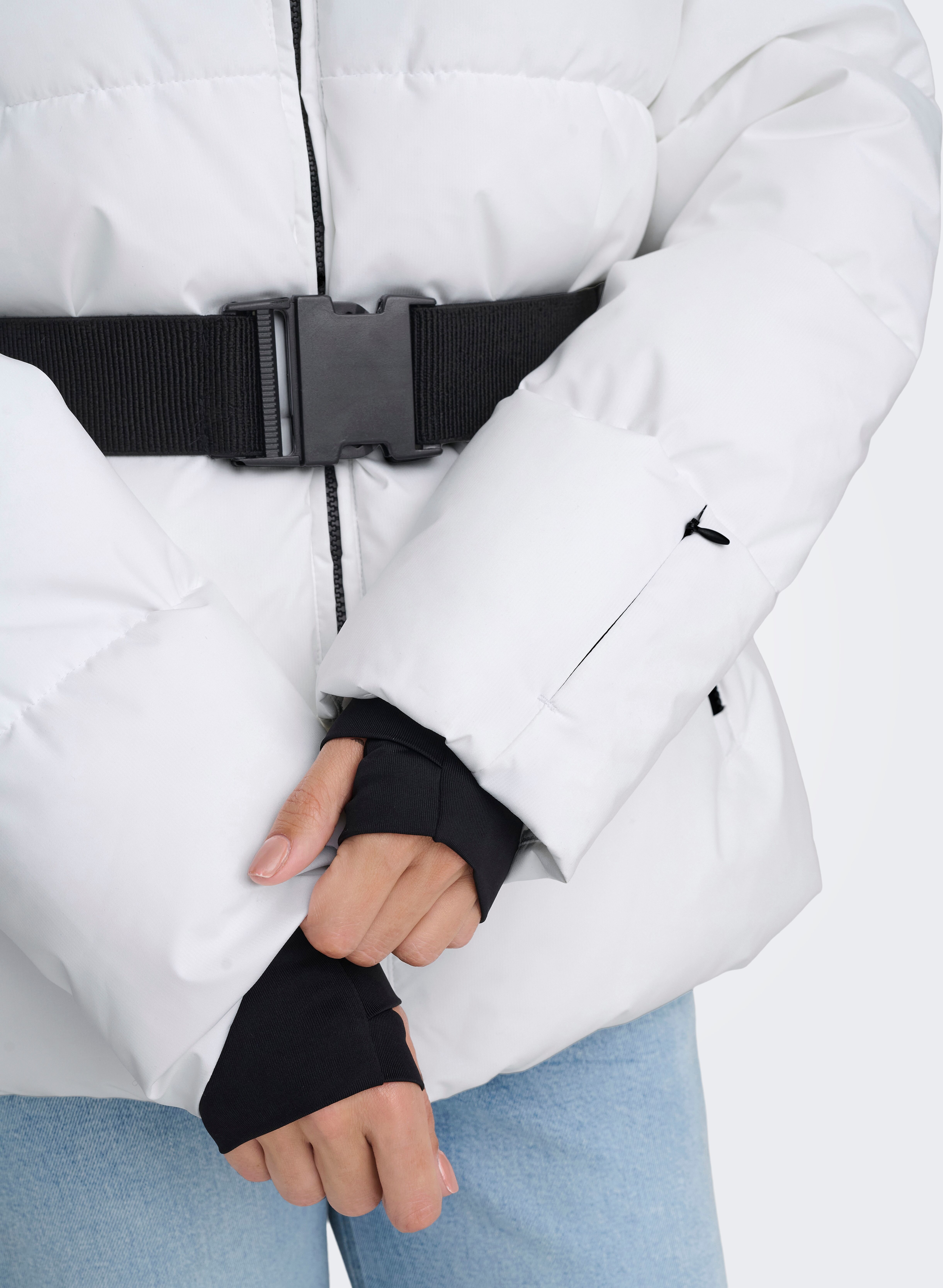 Steppjacke ONLY "ONLHARPER LIFE BELTED PREMIUM JACKET OTW", Damen, Gr. XL, weiss (hellweiß), Web, Obermaterial: 100% Polyester, unifarben mit Farbeinsatz, Jacken Steppjacke hellweiß XL
