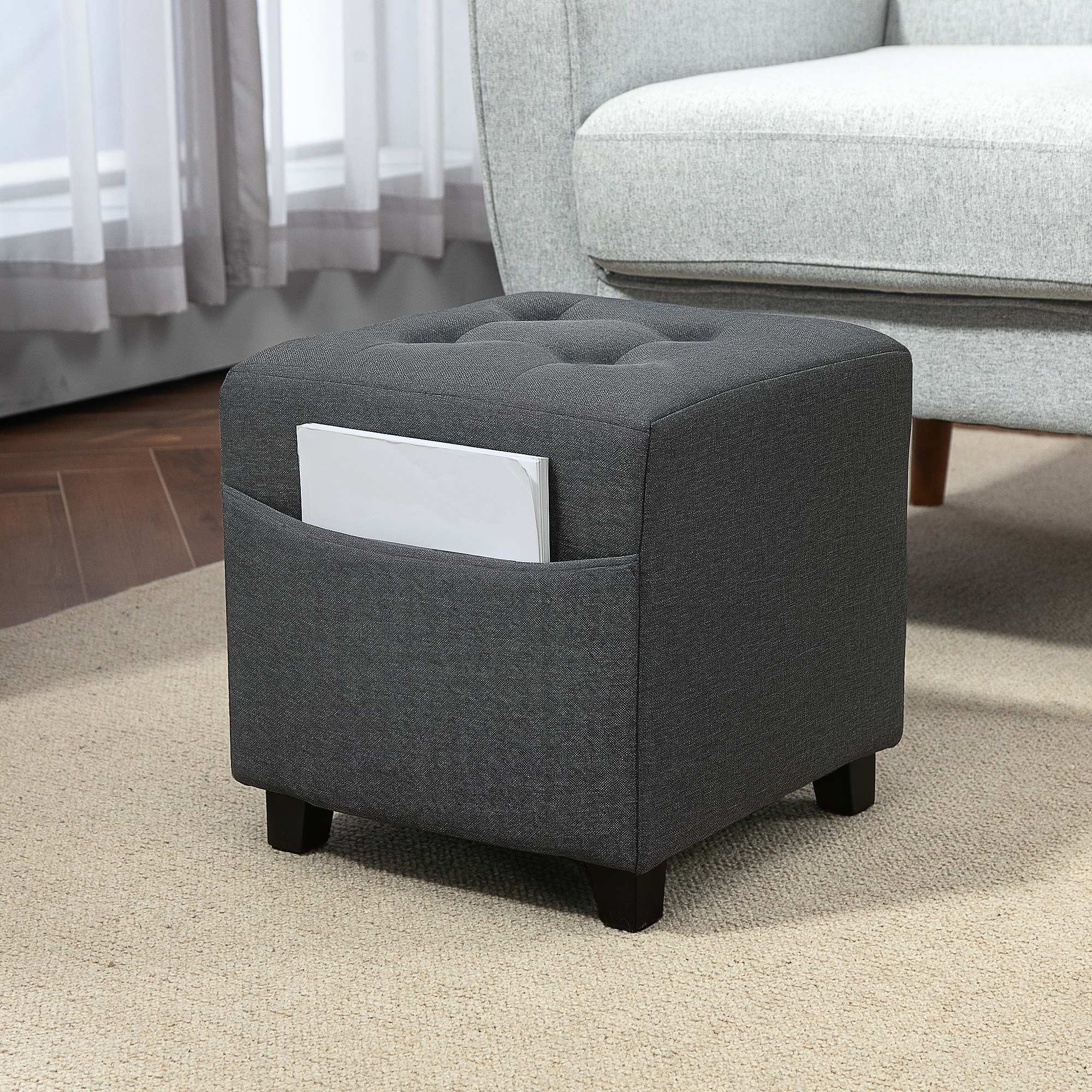 Homcom Poggiapiedi da salotto, pouf, seduta imbottita capitoné in tessuto effetto lino con tasca laterale, 35 x 35 x 35 cm, grigio   Aosom Italy