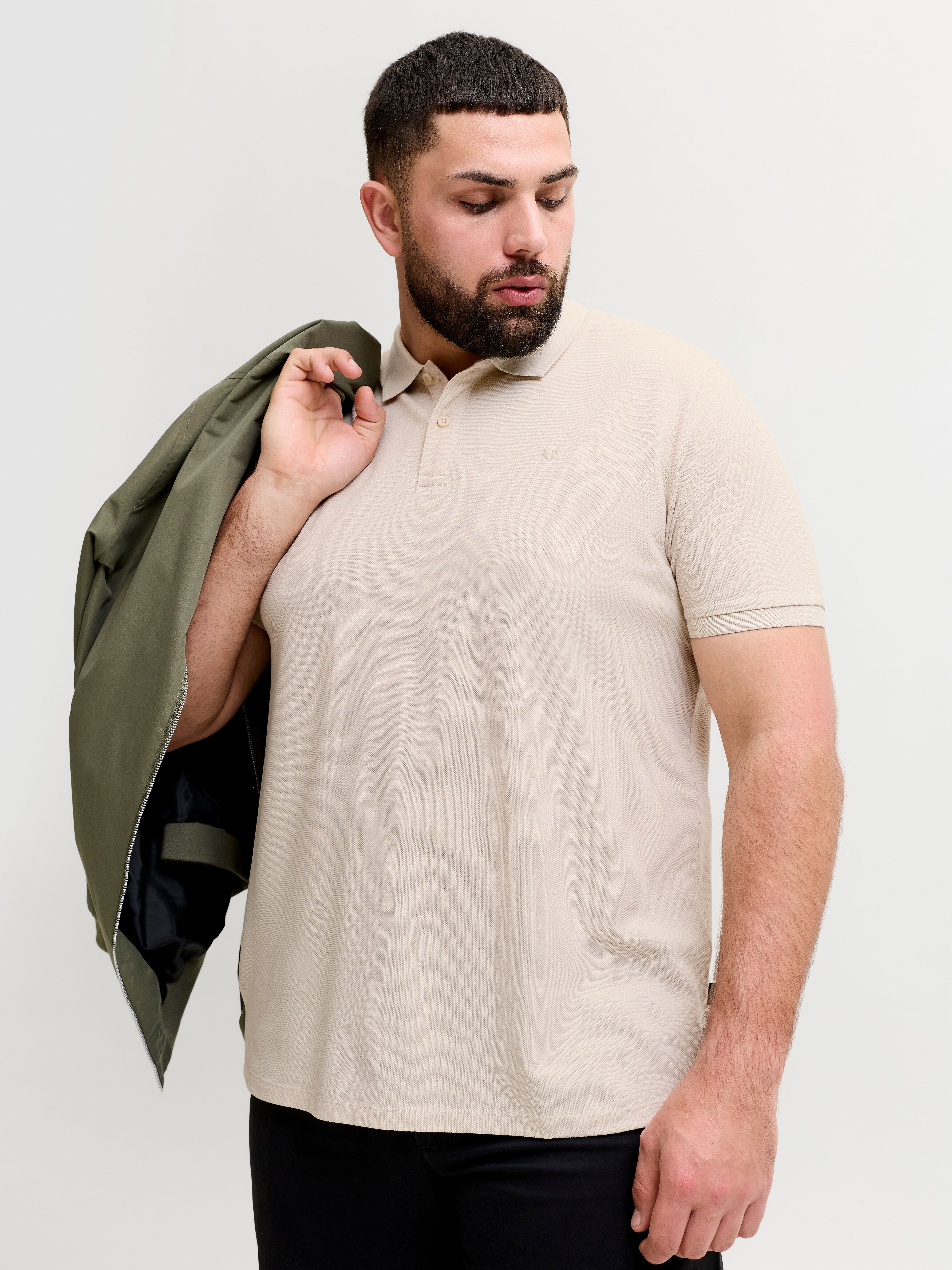 Poloshirt "JPRBLAWESTON SS POLO PLS", Herren, Gr. 3XL, beige (ancient scroll detail:solid), Jersey, Obermaterial: 100% Baumwolle, JACK & JONES PLUSSIZE, unifarben, regular fit normal, ohne Ausschnitt, angesetztes Bündchen, Shirts Poloshirt, mit Stickerei 