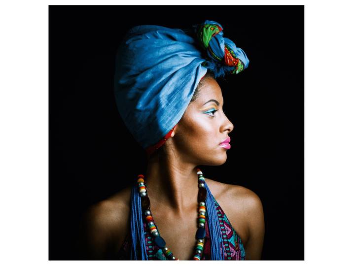 Alubild Schönheit mit Blauem Turban image LAND