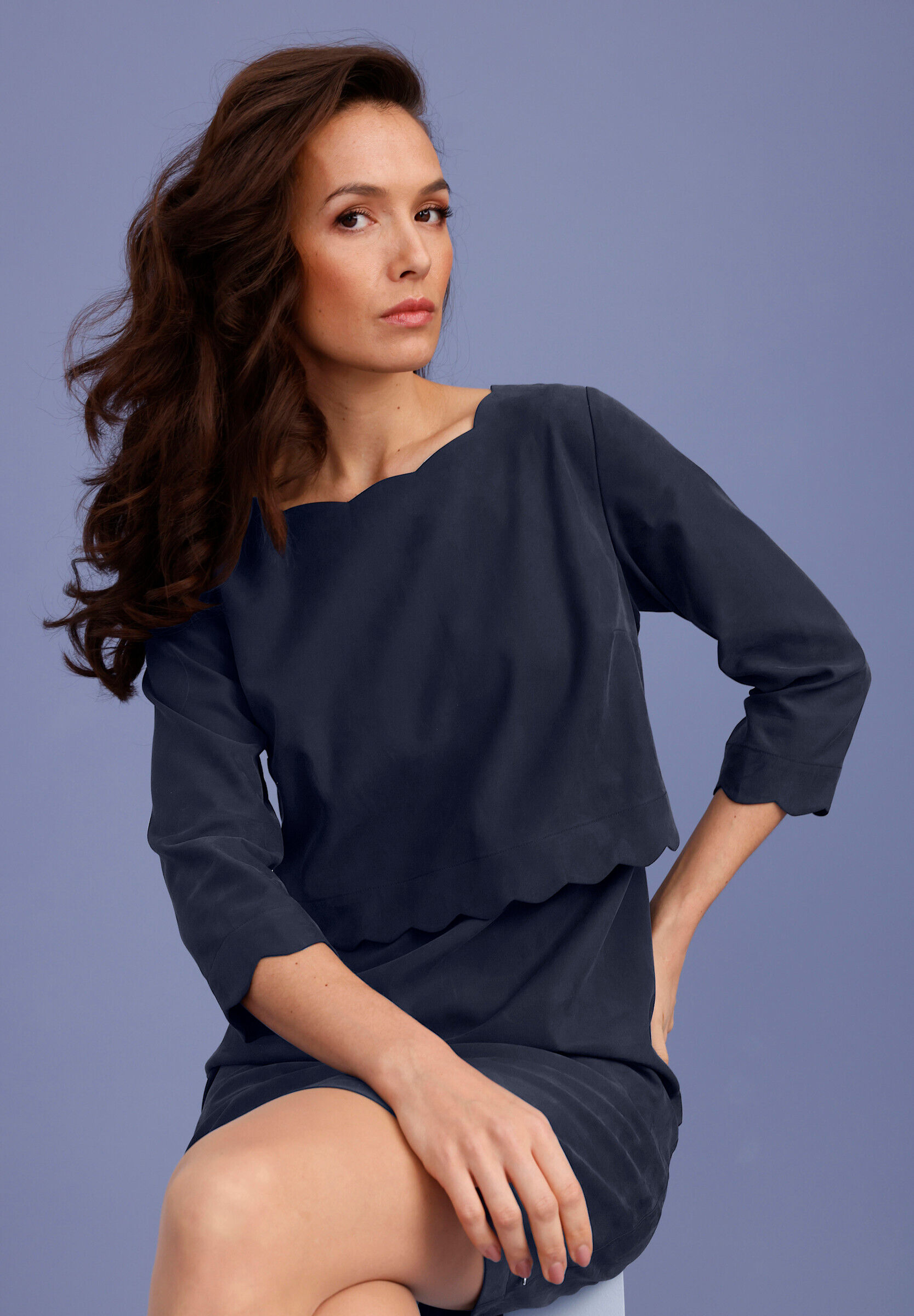 Jerseykleid CREATION L "Lyocell-Mix-Kleid Etuikleid in 2-in-1-Optik, gewellte Abschlüsse", Damen, Gr. 18, K-Gr, blau (marine), Elegant, Kleider Jerseykleid