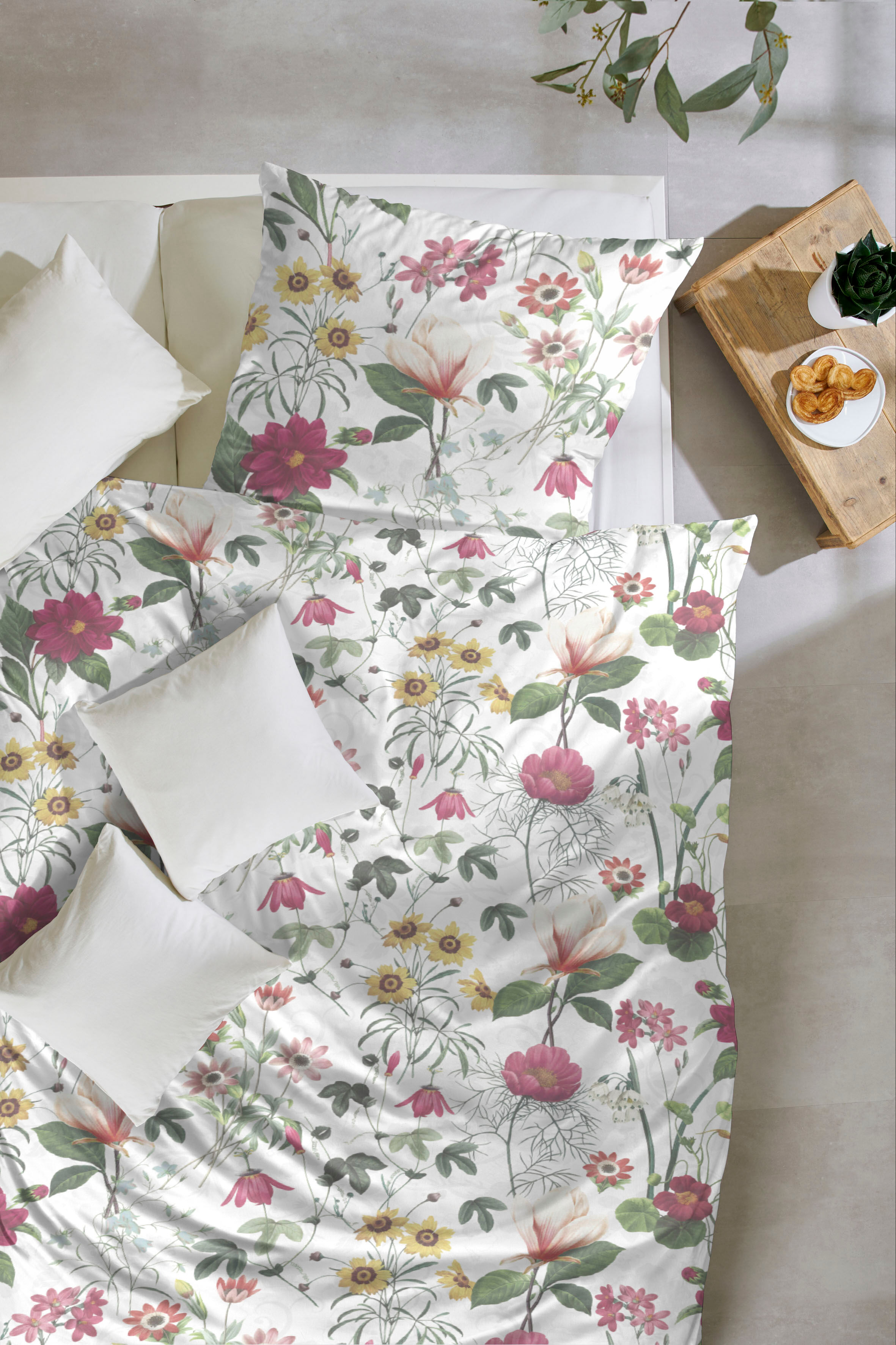 Bettwäsche PRIMERA "Mako-Satin Bettwäsche Wilder Garten", weiss (weiß), B/L: 135cm x 200cm, 1 Stk., 1 Stk., Mako-Satin, B/L: 80cm x 80cm, 2 Stk., Mako-Satin, Obermaterial: 100% Baumwolle, Bettwäsche, Bettwäsche, mit einem romantischen Blumenmuster weiß B/