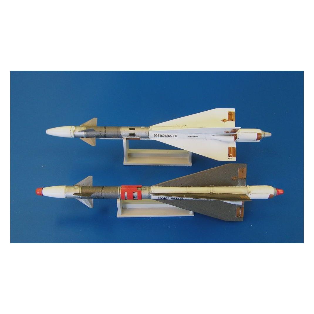 Plus Model Missile R-40TD (AL4046)