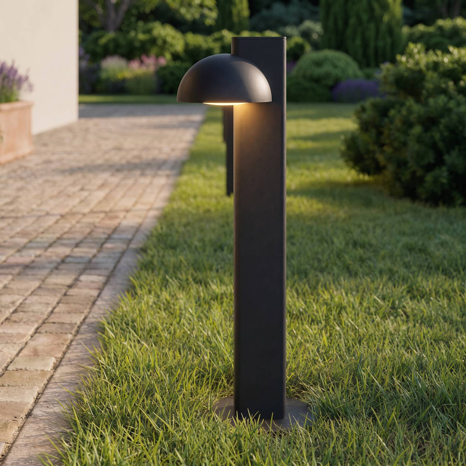 Lucande LED-Wegeleuchte Velira, schwarz, 77 cm, 1-flg., IP44 Velira, schwarz, Metall, Modern