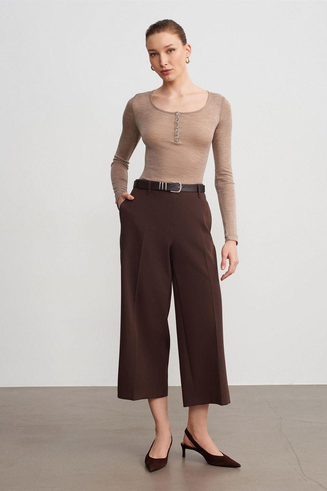 Hoch taillierte, mit Gürtel ausgestattete Crepe-Culottes