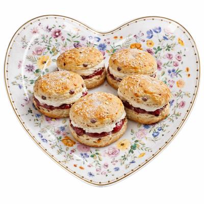 Mon Amour Servierplatte Herzform Porzellan floral großer Teller Gebäck Kuchen