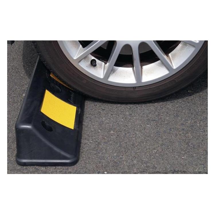 HP Autozubehör Radstopper L500xB160xH100mm PVC schwarz mit gelben Reflexstreifen (12216UN)