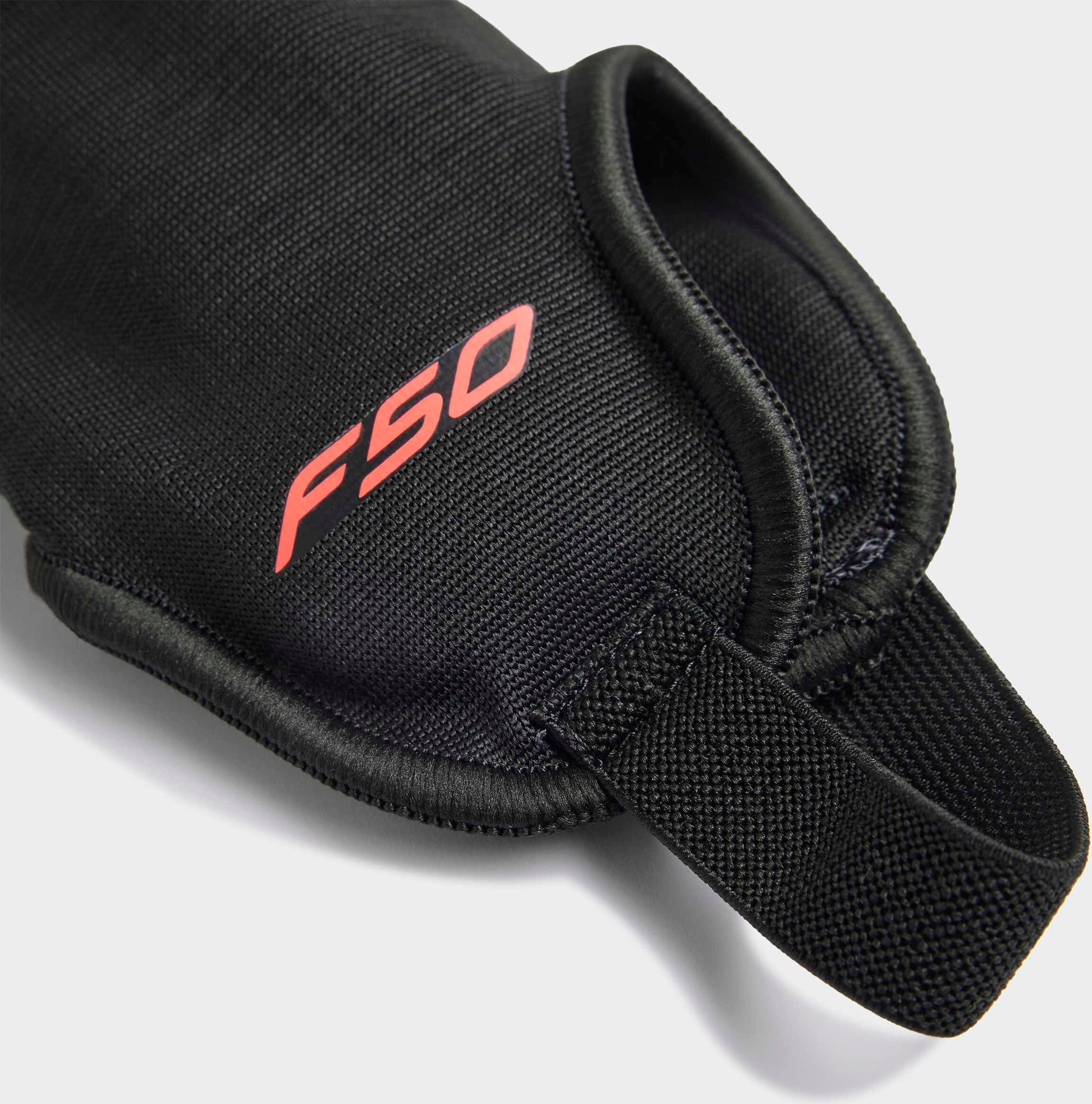 Fussball Schienbeinschoner ADIDAS PERFORMANCE "F50 MATCH SCHIENBEINSCHONER", Gr. M, weiss (weiß, solar turbo, solar lila), Protektoren Fussball Schienbeinschoner weiß, solar turbo, solar lila M