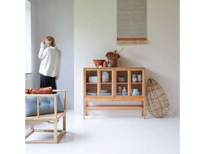 Niedriger Vitrinenschrank aus Mindi Alex - Natur - Light mindi wood