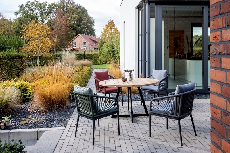 Niehoff Milan Tisch, witterungsbeständig für Sonne und Regen, großzügige Fläche