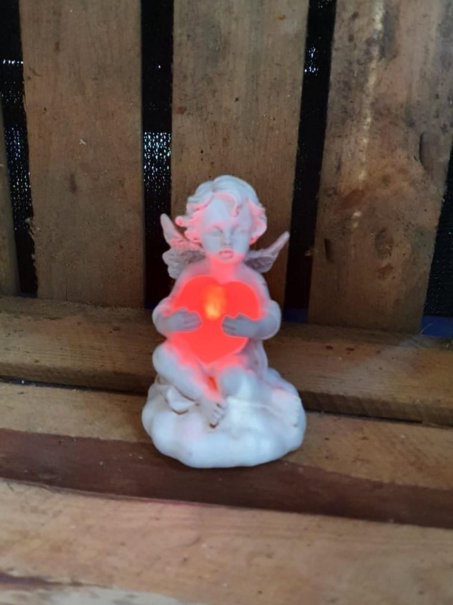 Engel Angel1 Heart - Zittende engel met rood hartje en LED - Polystone grafdecoratie