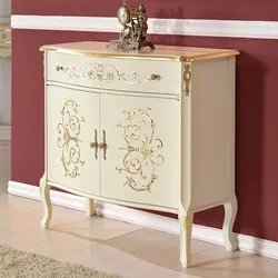 Wohnzimmer Kommode in Cremeweiß und Goldfarben einer Schublade