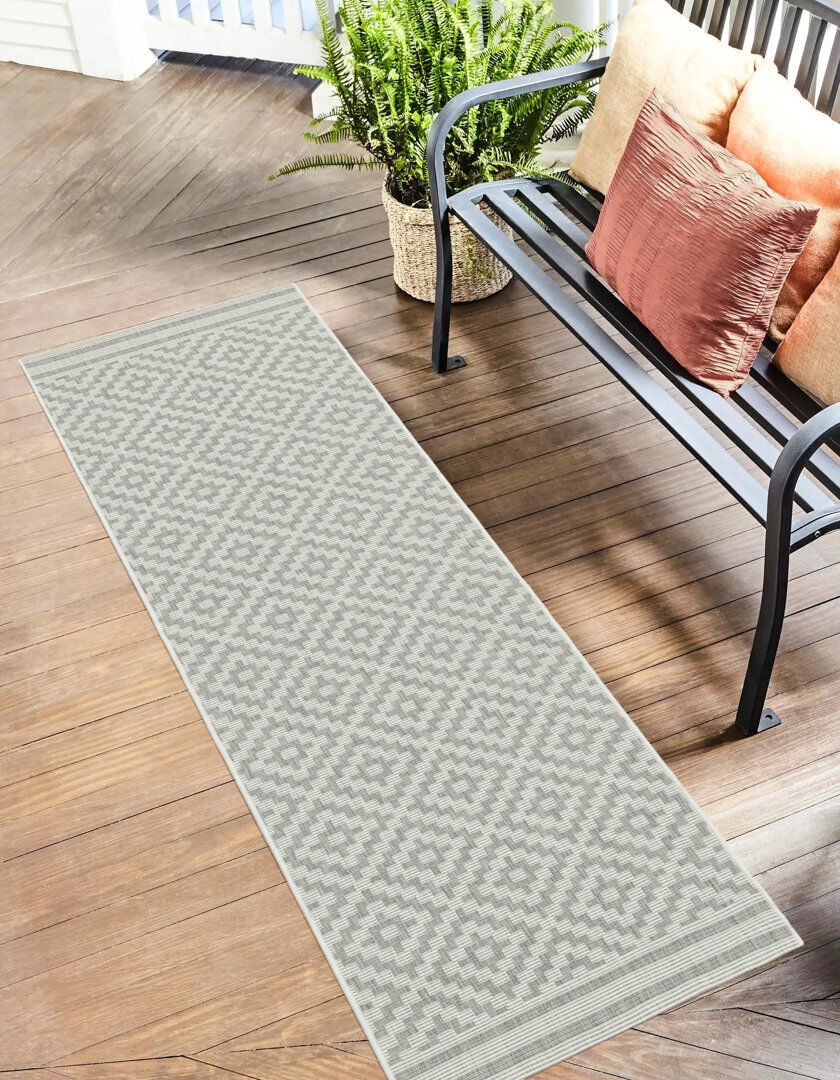 Sol 27 Outdoor Aaima Rectangle Geometric Kilim Indoor / Outdoor Silver Runner 66 x 240cm