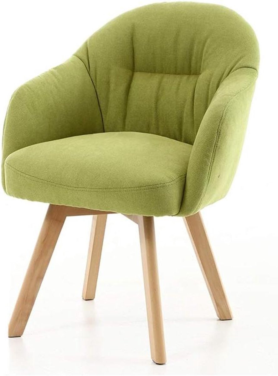Comfortabele groene fauteuil met armleuningen voor ontspanning