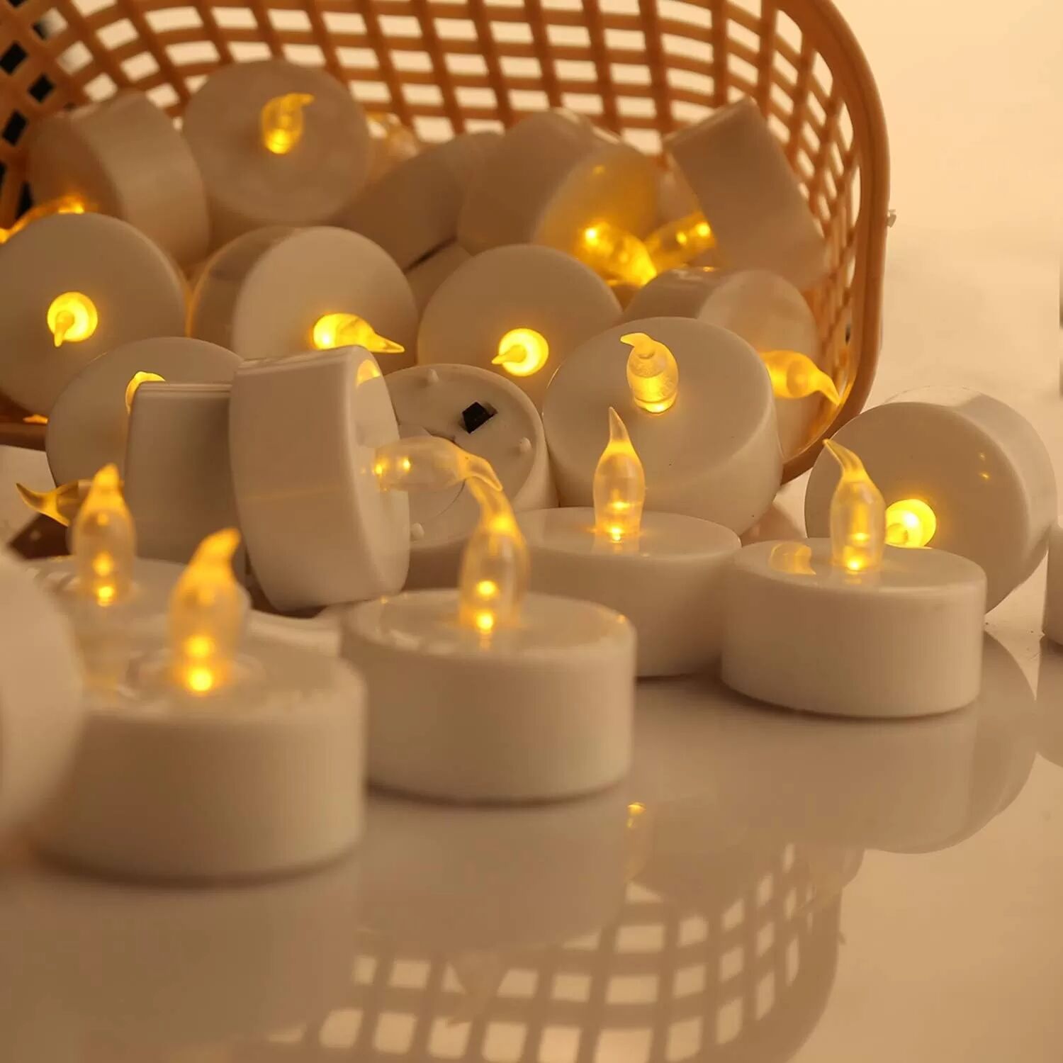 INF LED Kerzen mit Knopfzellen, 12er-Pack – Warmweiße flackernde flammenlose Kerzen mit Fernbedienung