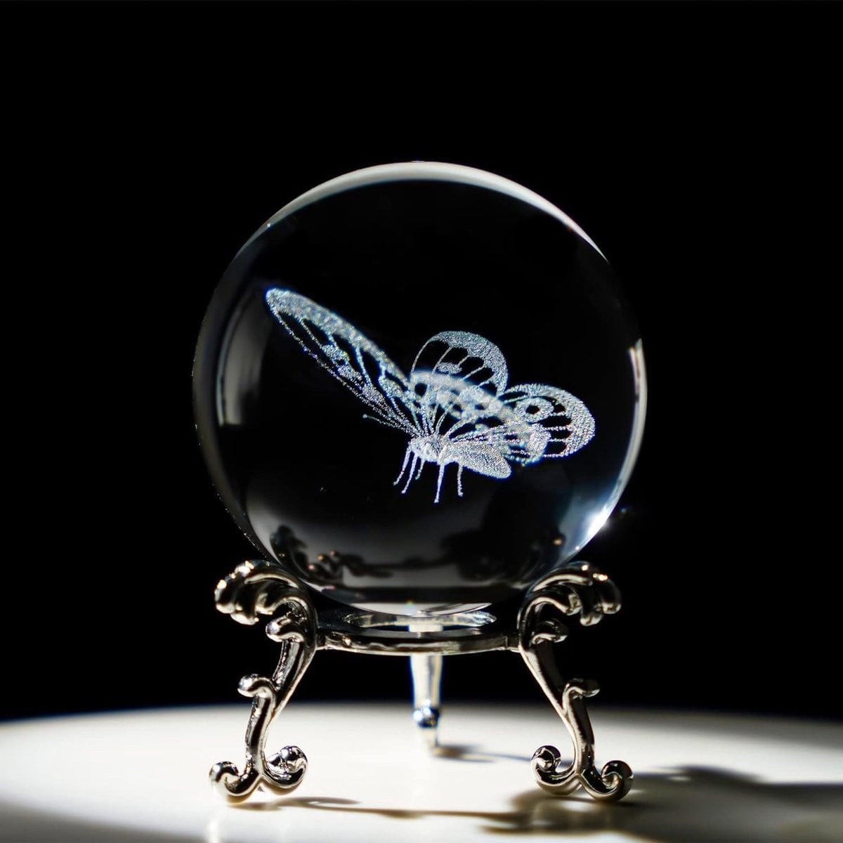 HDCRYSTALGIFTS 3D Laser Vlinder Kristallen Bal Decoratieve Glazen Bol Presse-papier (60mm)